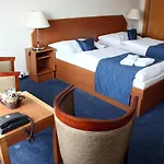 Theresia Hotell