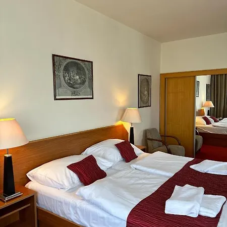 Theresia Otel Kolín